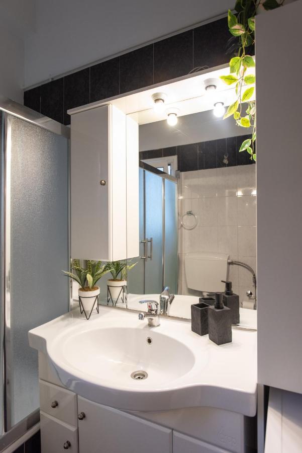 Ferienwohnung Blue Ark Wanderlust Athen Exterior foto